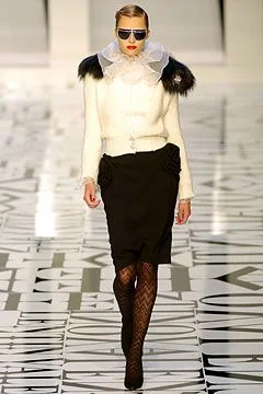 Look 10